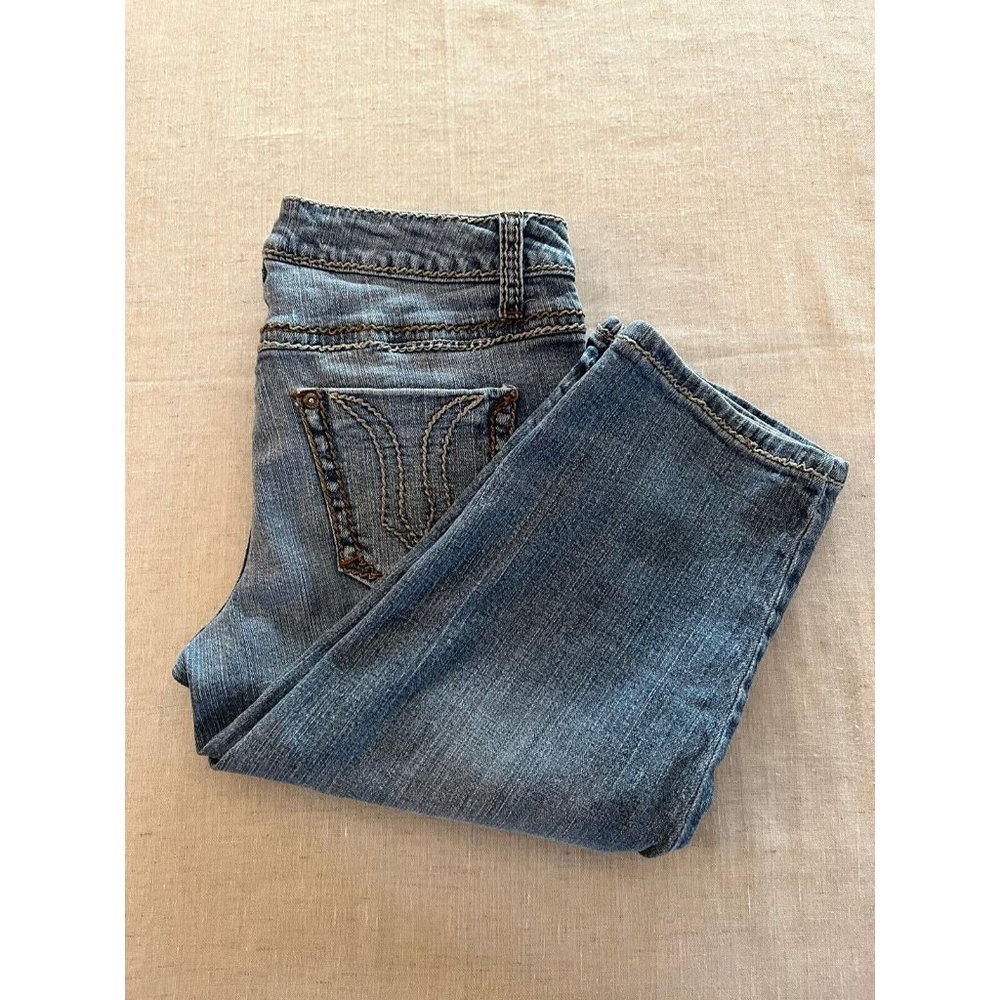 Cato, Capri, Women's Denim Blue Jeans, Size 6
